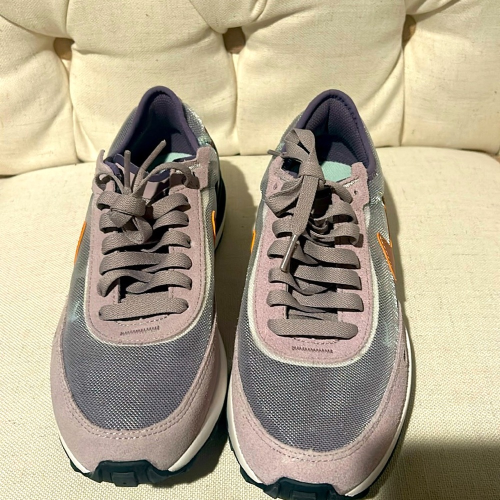 Nike Waffle One GS size 6